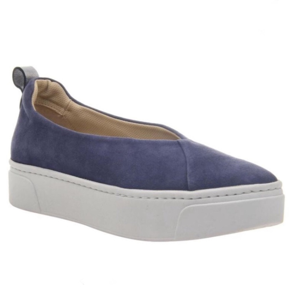 Naked Feet Regime Platform Slip-On Sneaker in Marine blue size 7 M NWOT